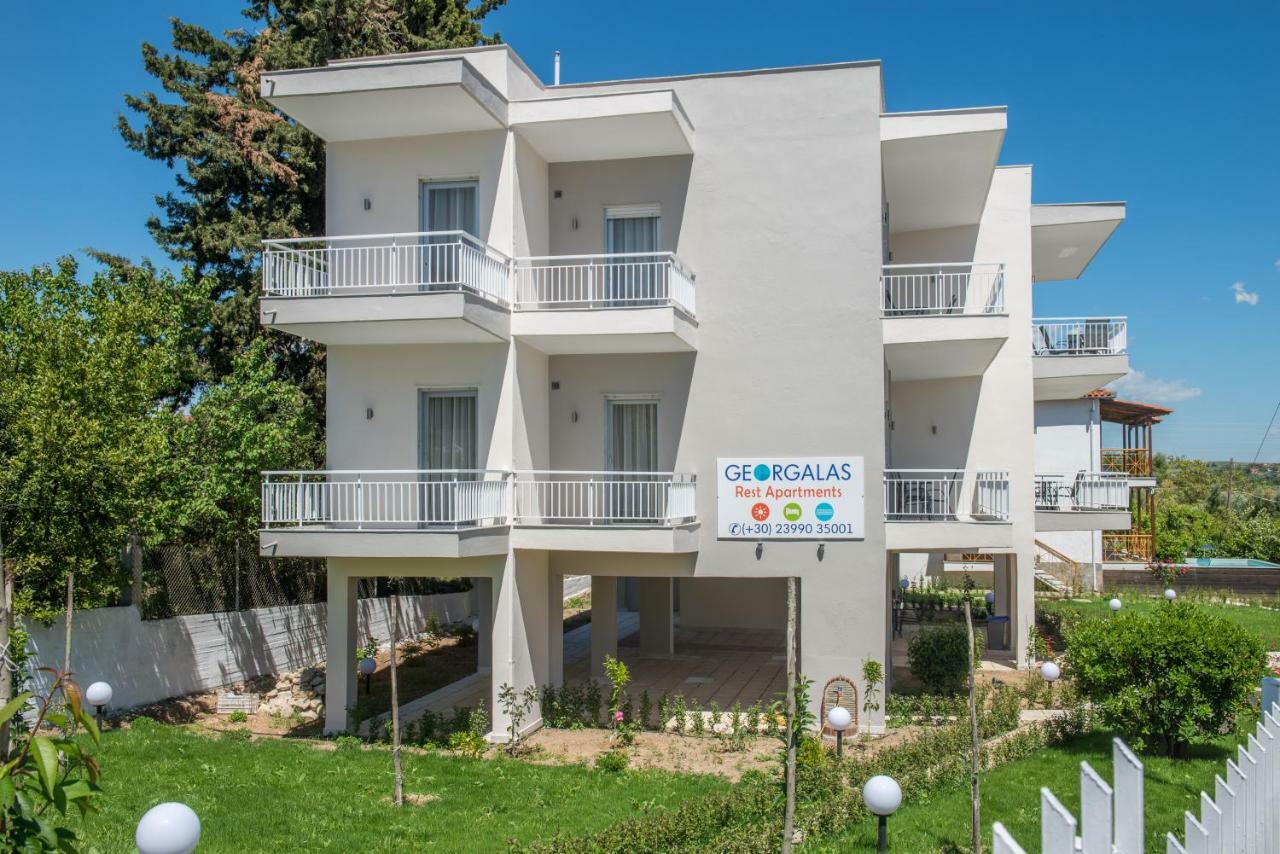 Georgalas Rest Apartments Nea Kallikrateia Bagian luar foto