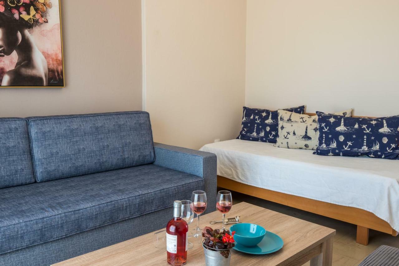 Georgalas Rest Apartments Nea Kallikrateia Bagian luar foto